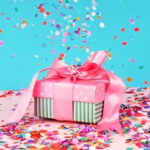 🌸 $125 DESIGNER MYSTERY BOX! 🌸